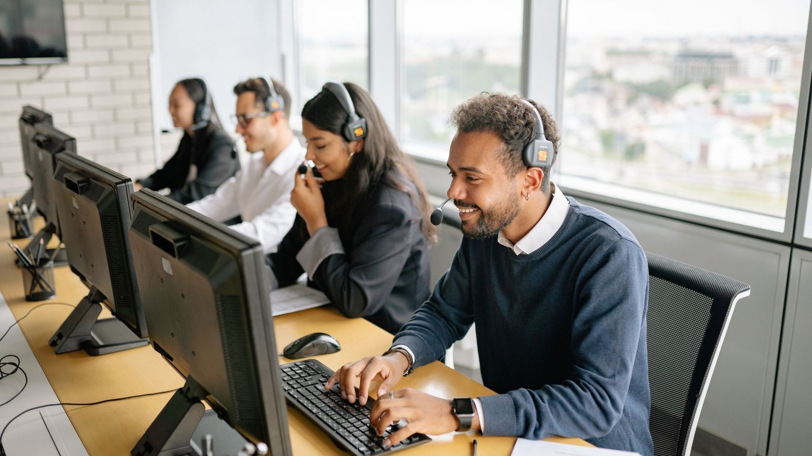 Digital Meteors AI Voice Agent answering inbound calls